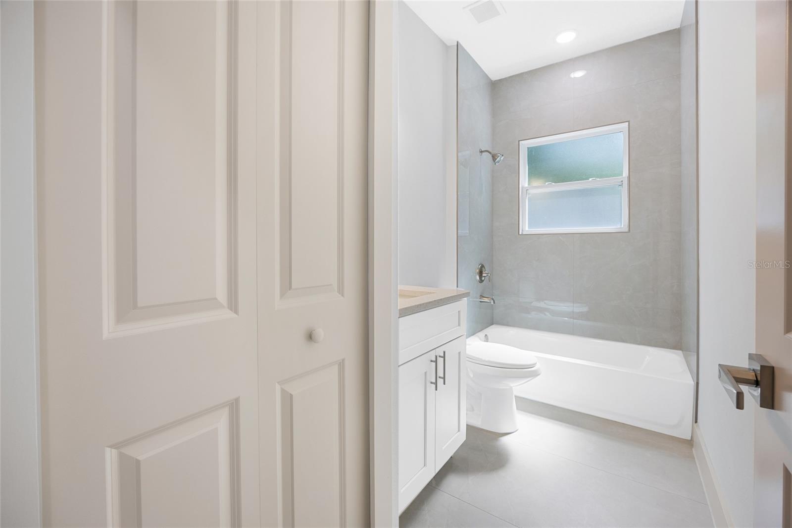 1581 W Saint Elizabeth Pl Property Photo 19