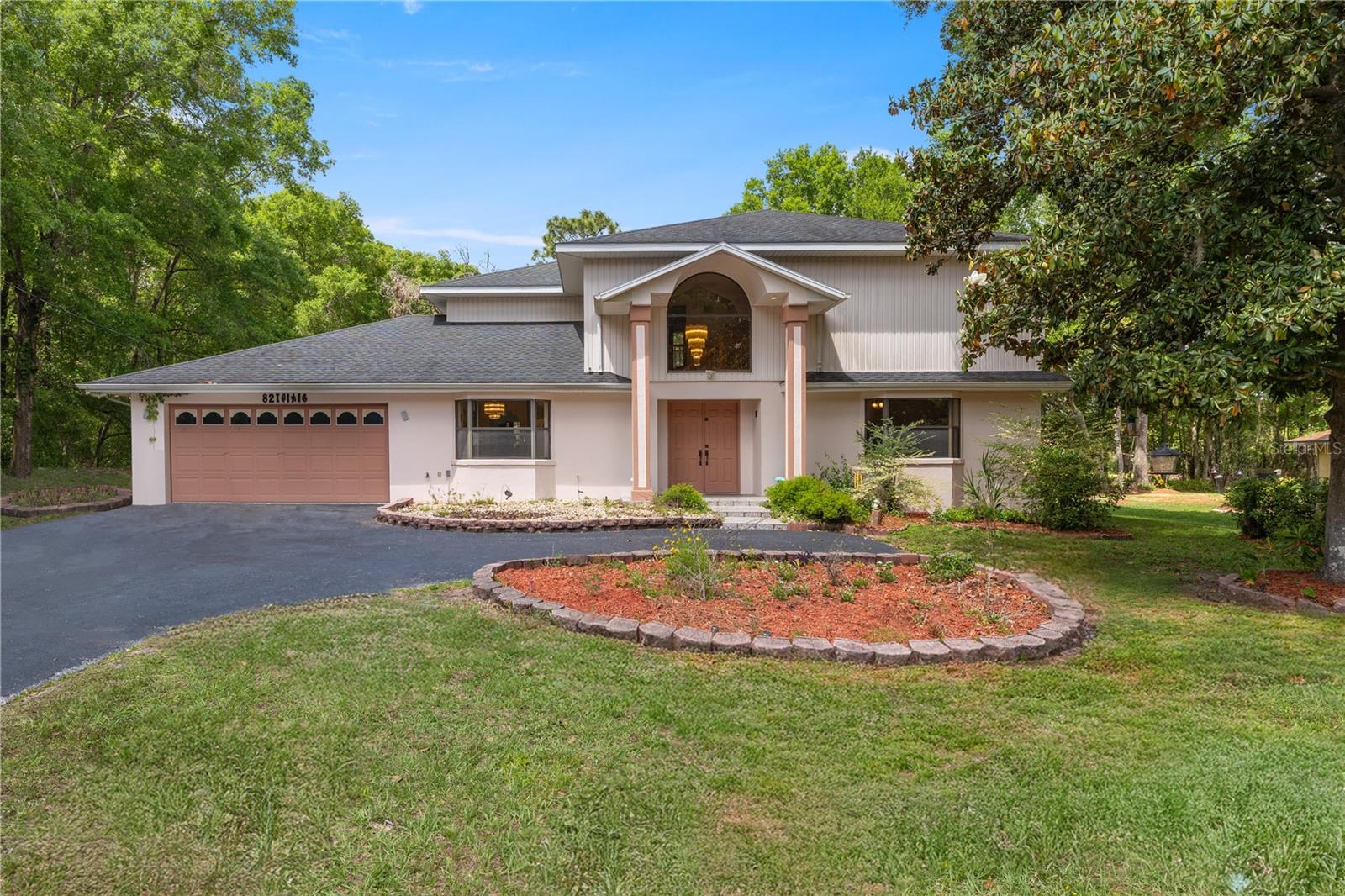 8210 N Golfview Dr Property Photo