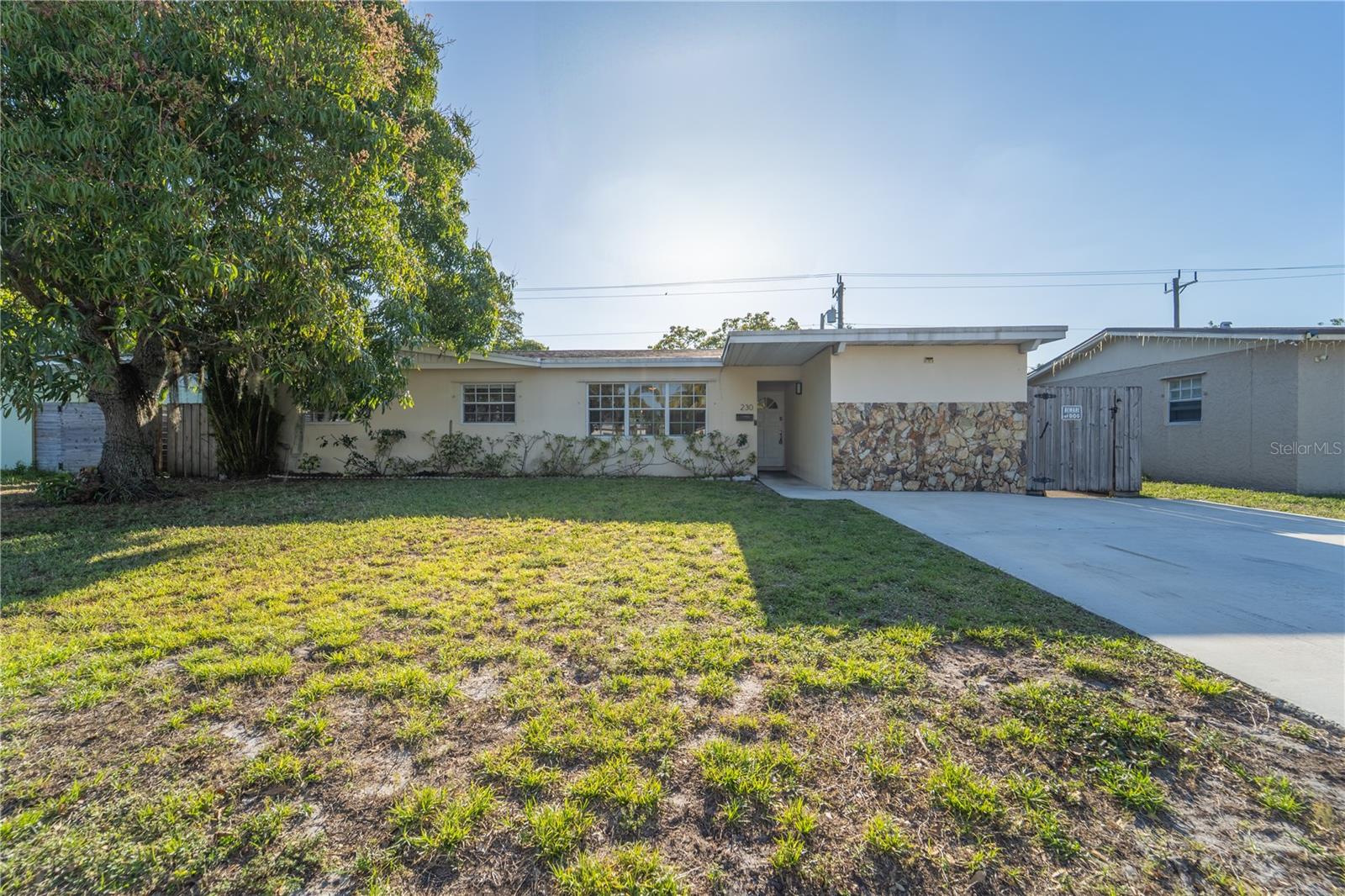 Hollywood Real Estate Listings Main Image