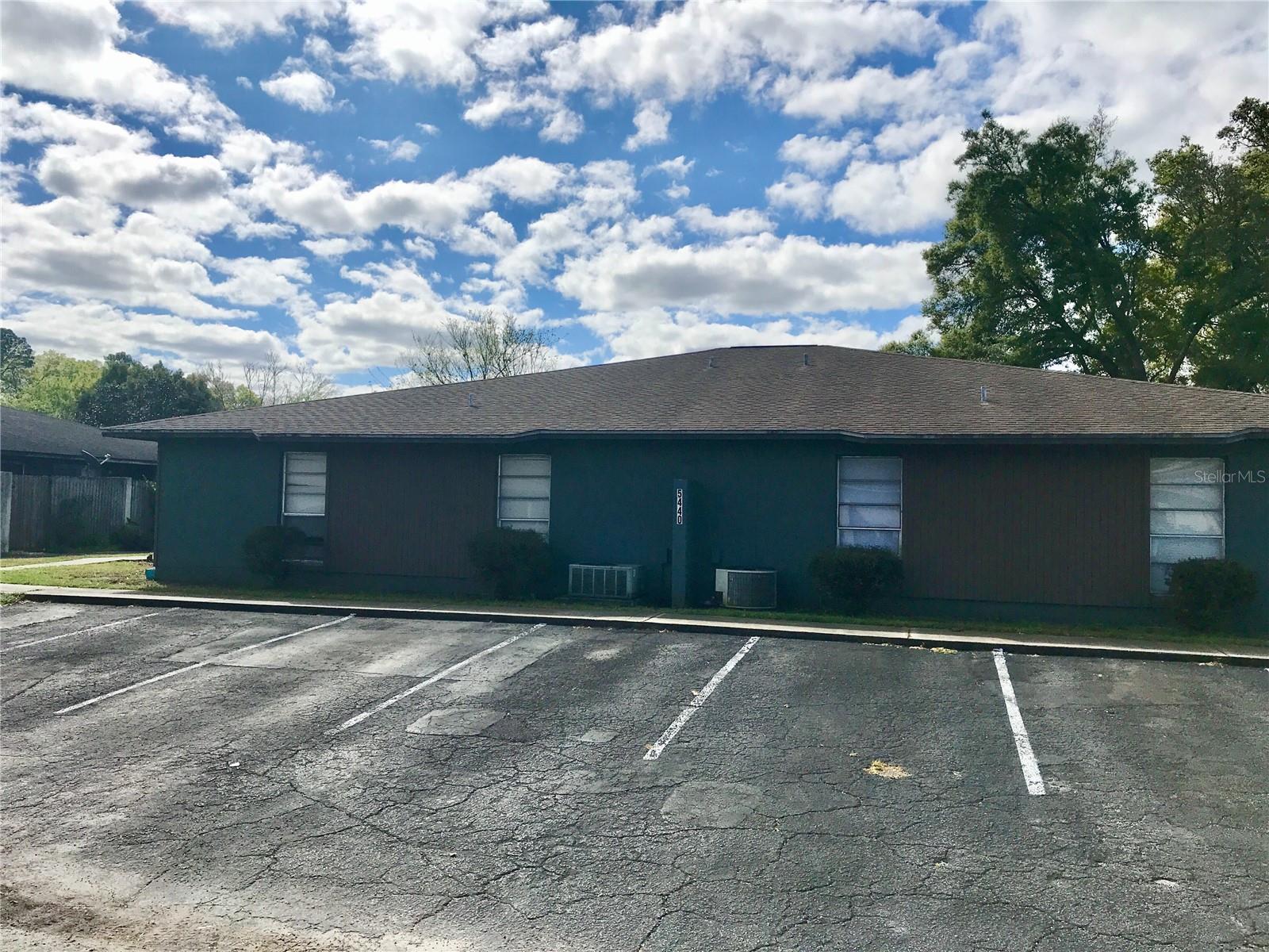 5440 SE 30TH PL Property Photo 1