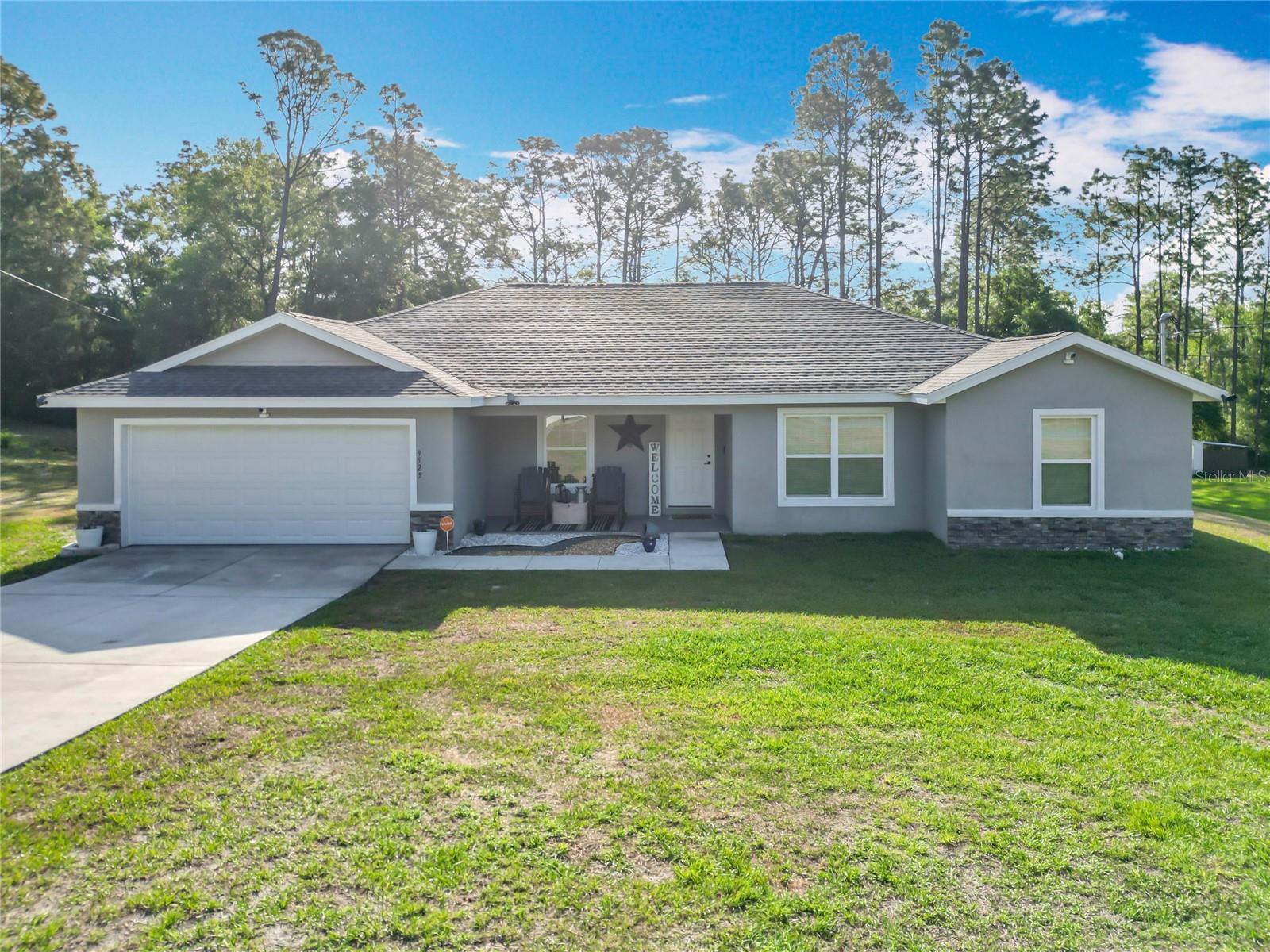 9525 SW 200 CT Property Photo 1