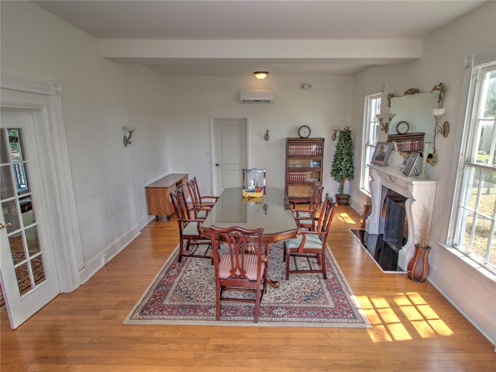 944 E Silver Springs Blvd Property Photo 10