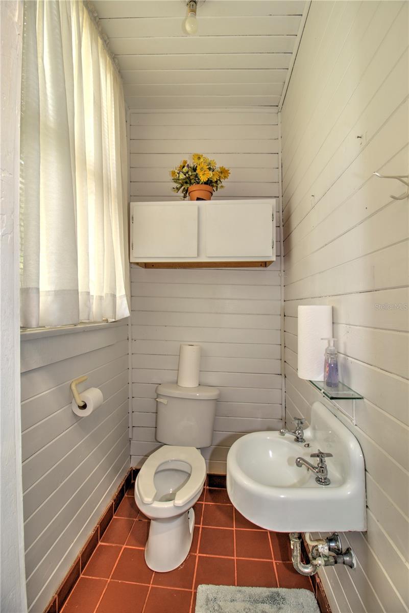 944 E Silver Springs Blvd Property Photo 19