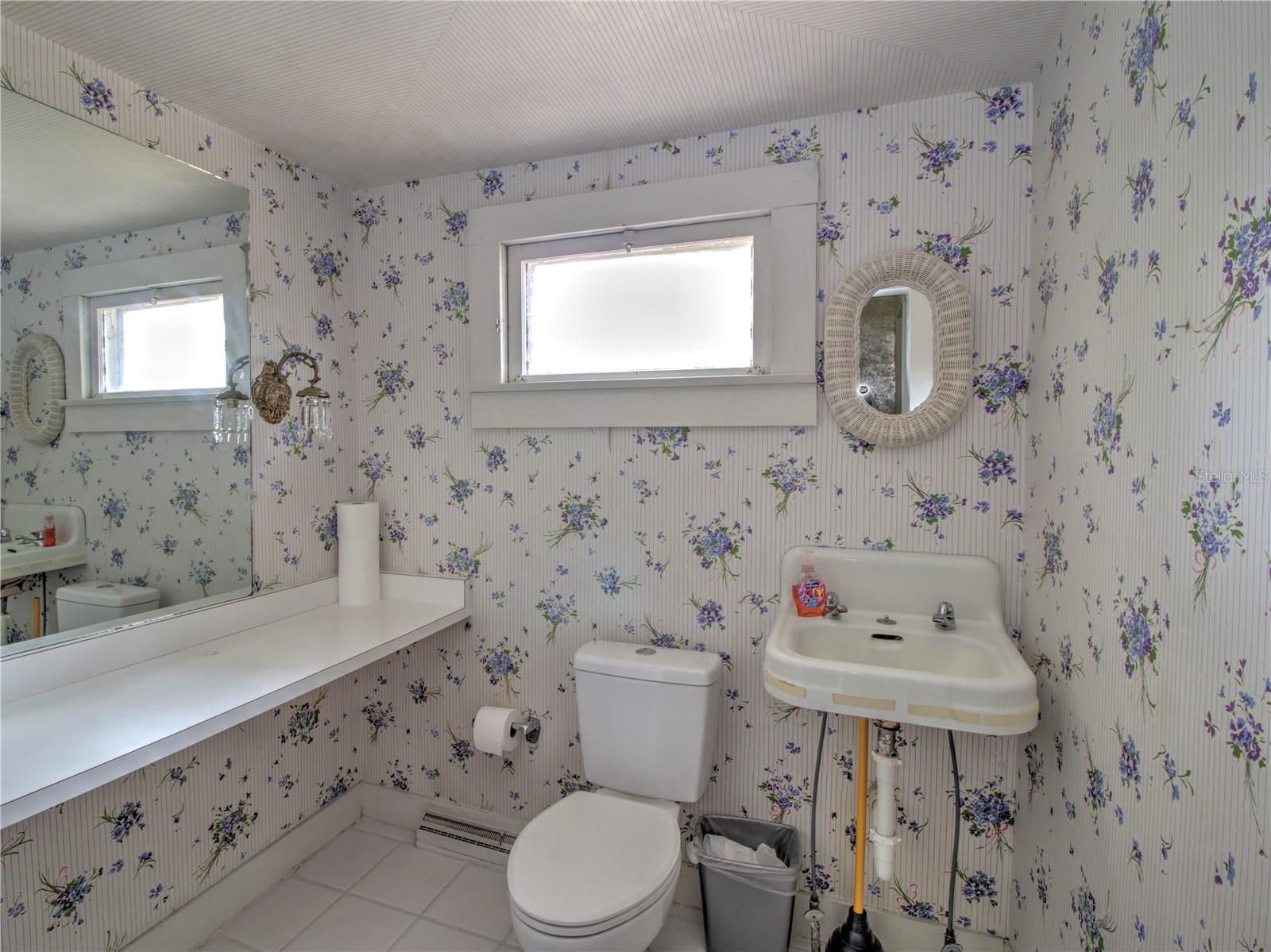 944 E Silver Springs Blvd Property Photo 21
