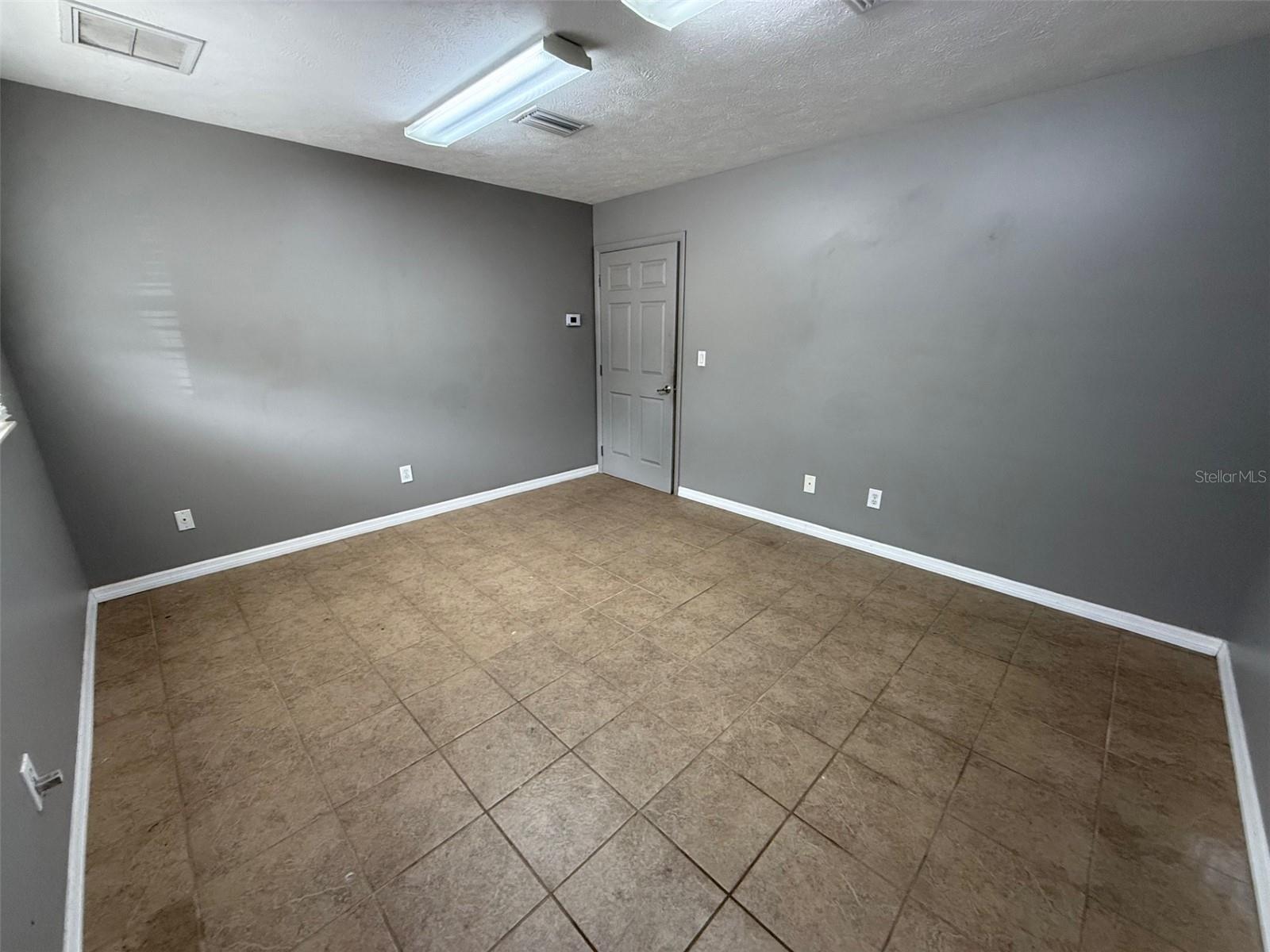 4241 Se 53rd Ave #6 Property Photo 2