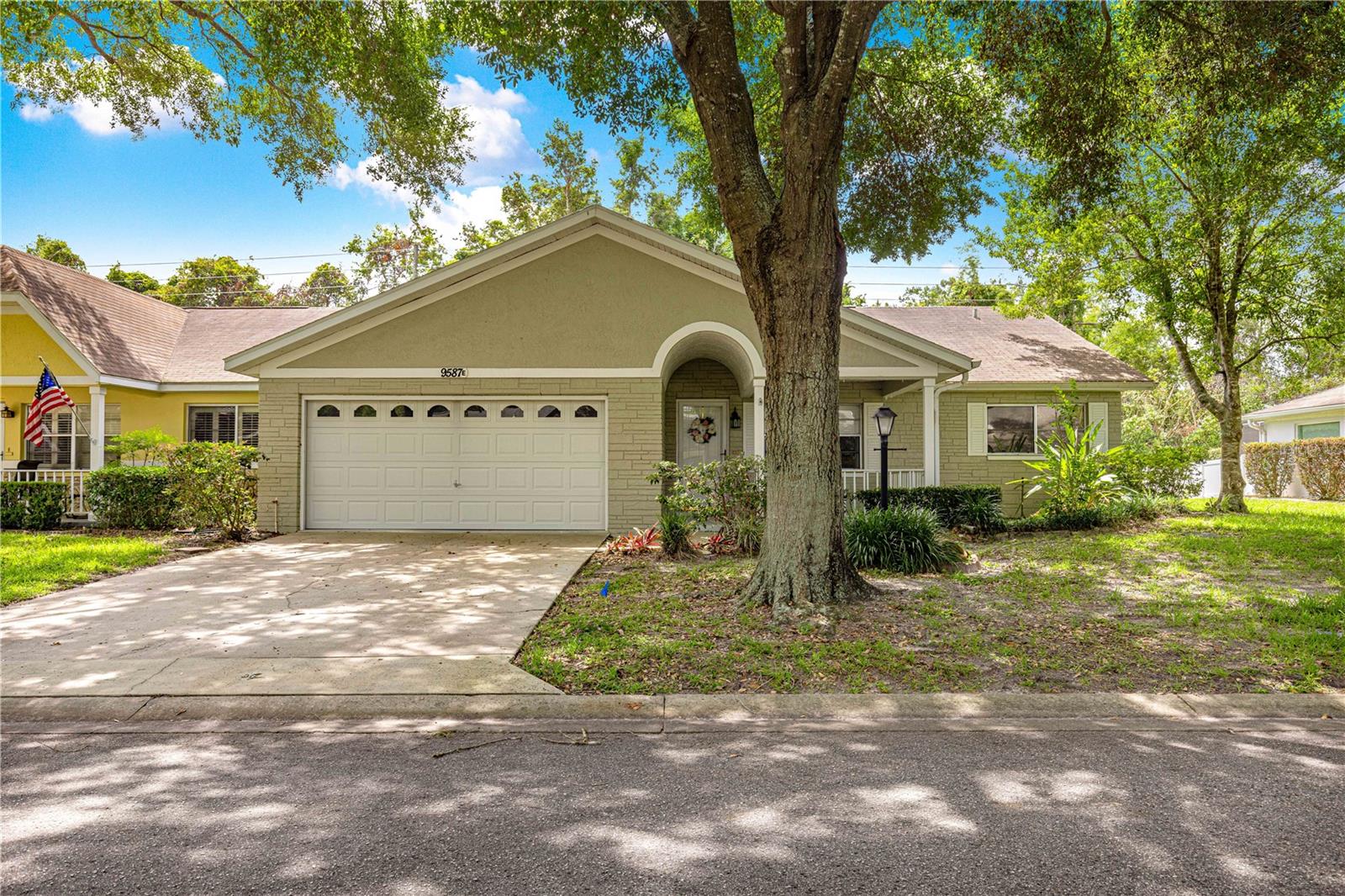 9587 Sw 84th Ter #e Property Photo 1