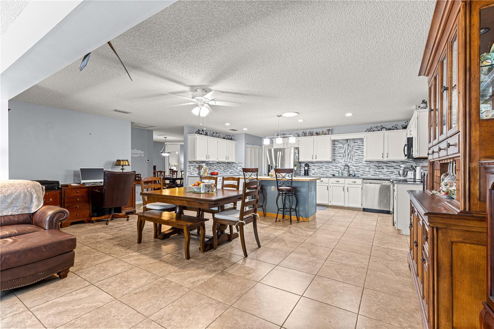 9587 Sw 84th Ter #e Property Photo 14