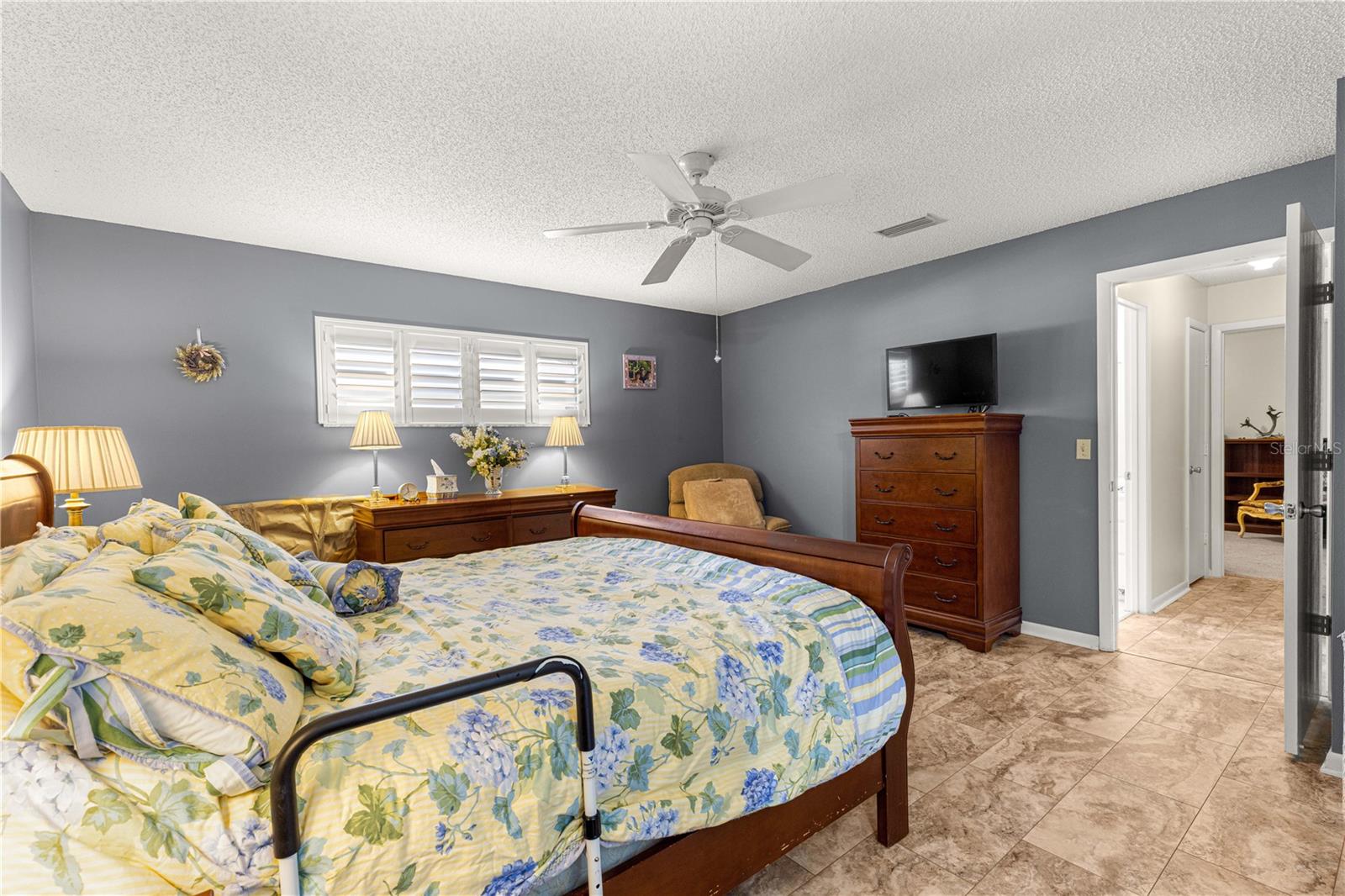 9587 Sw 84th Ter #e Property Photo 20