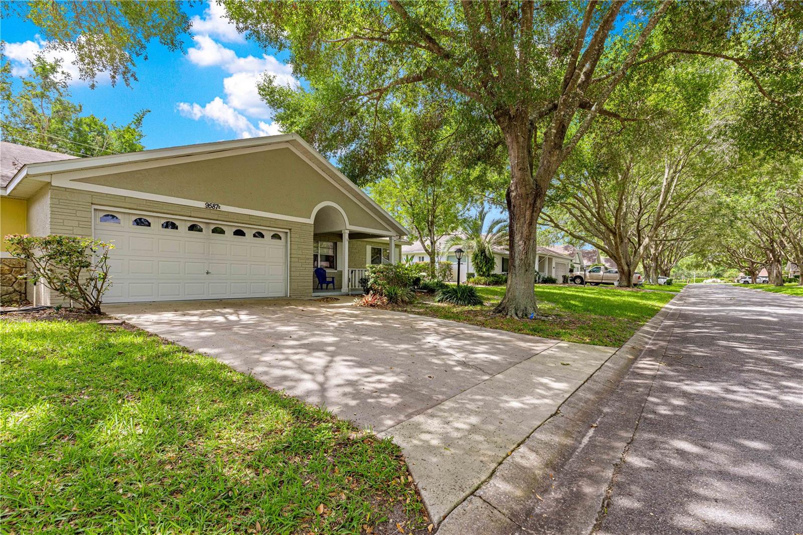 9587 Sw 84th Ter #e Property Photo 32