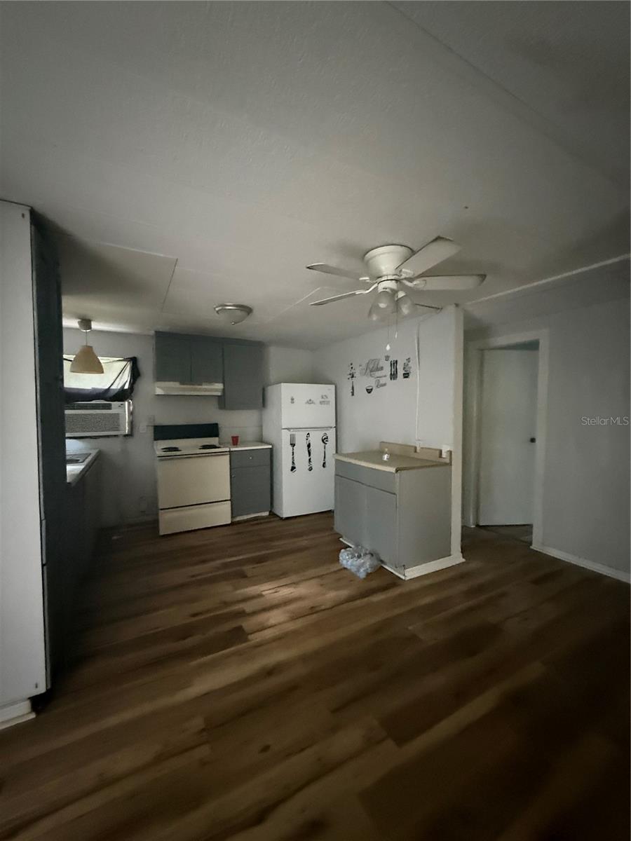 17085 Ne 36th Ave Property Photo 4