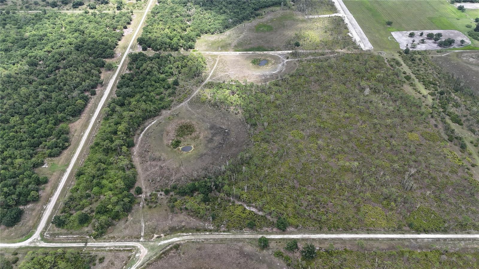 21041 Granville Rd Property Photo 6