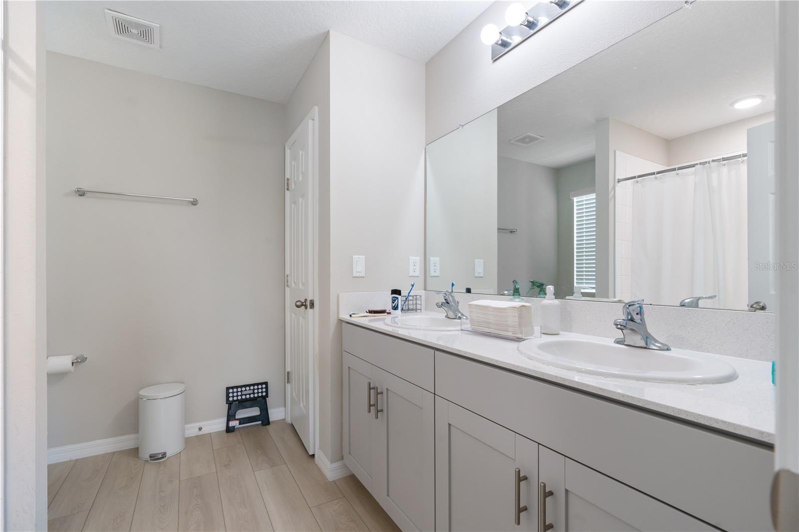 5528 Summer Sunset Dr Property Photo 27