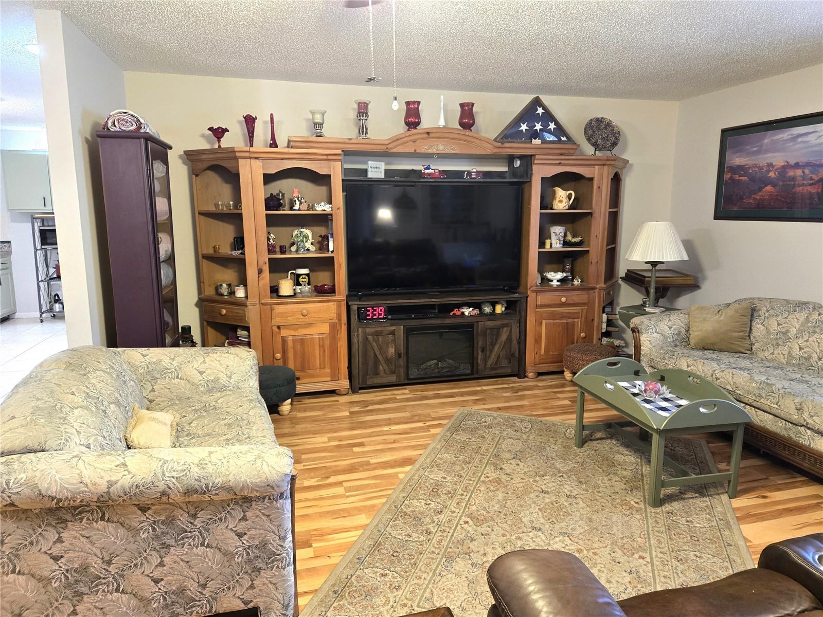 37 Oak Loop Property Photo 5