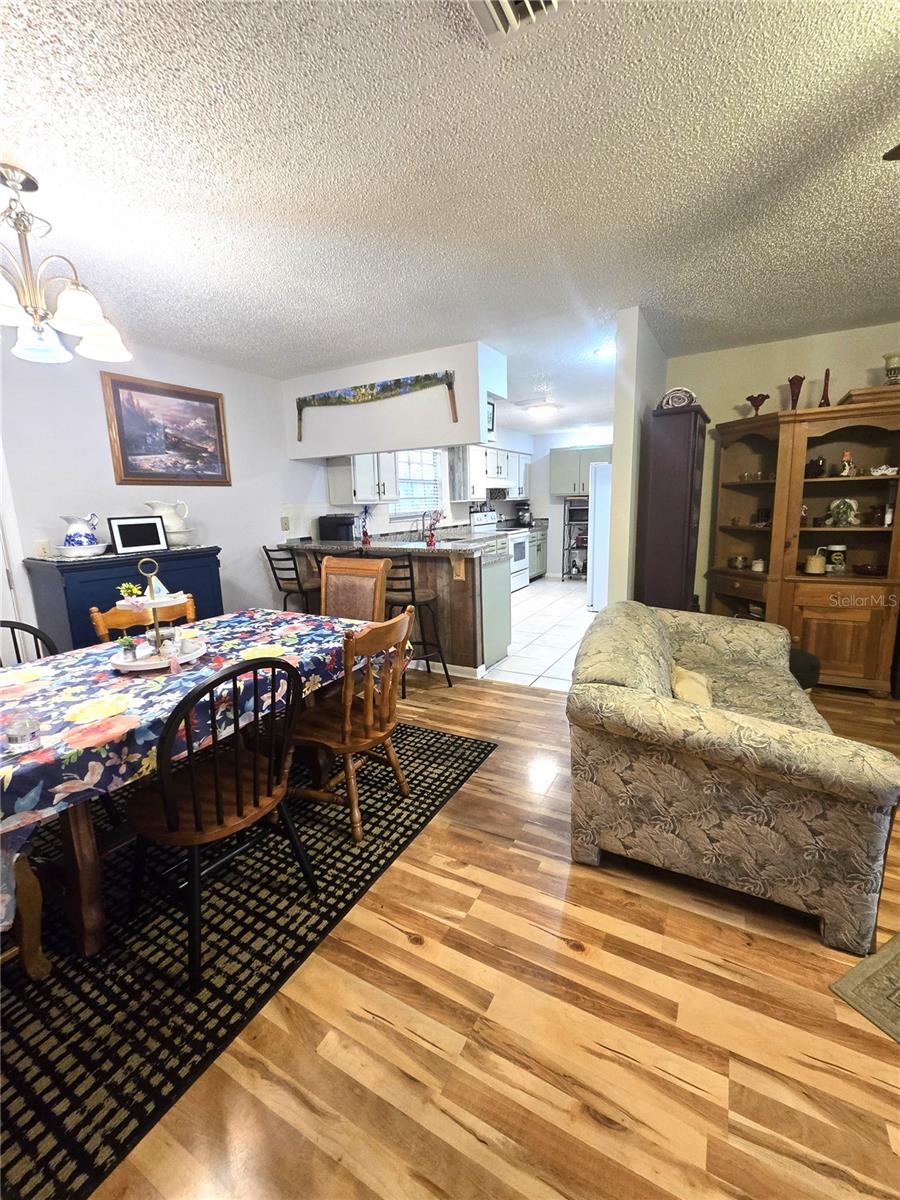 37 Oak Loop Property Photo 8