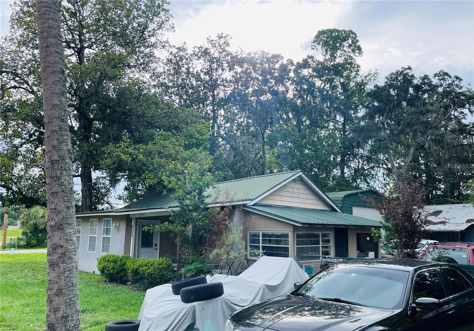 823 Nw 24th Pl Property Photo 1