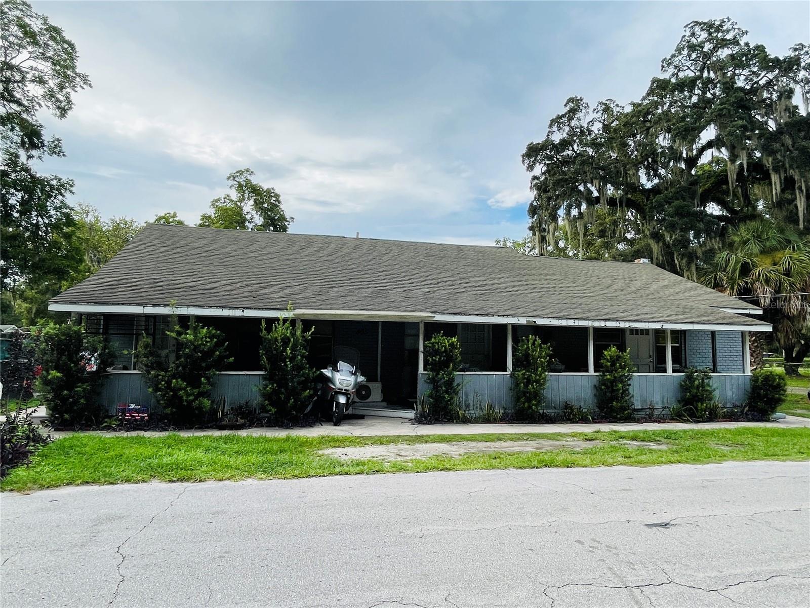 805 Nw 24th Pl Property Photo 1