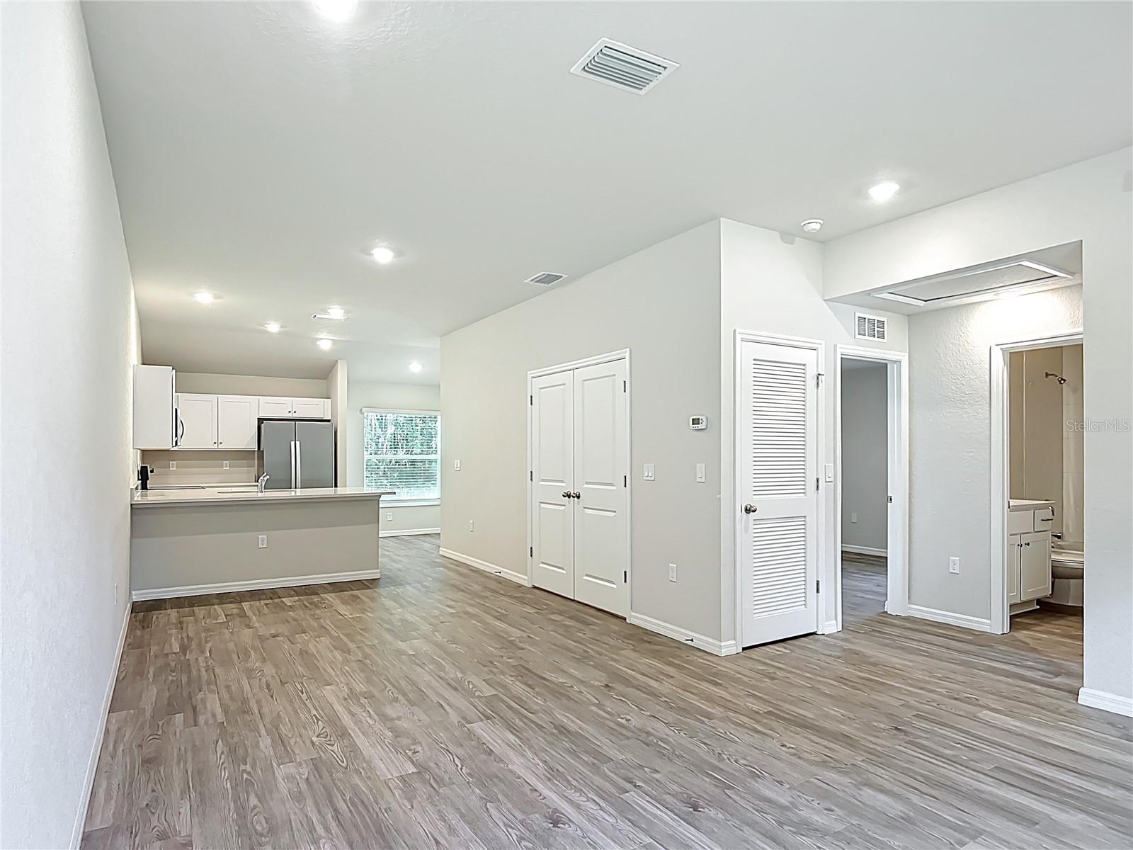 111 E Harvard St Property Photo 5