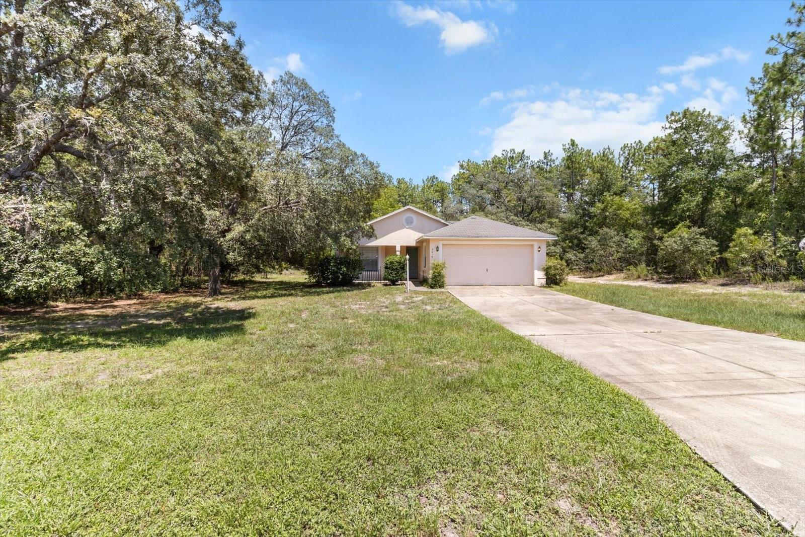 2815 N Hamlin Ter Property Photo 1