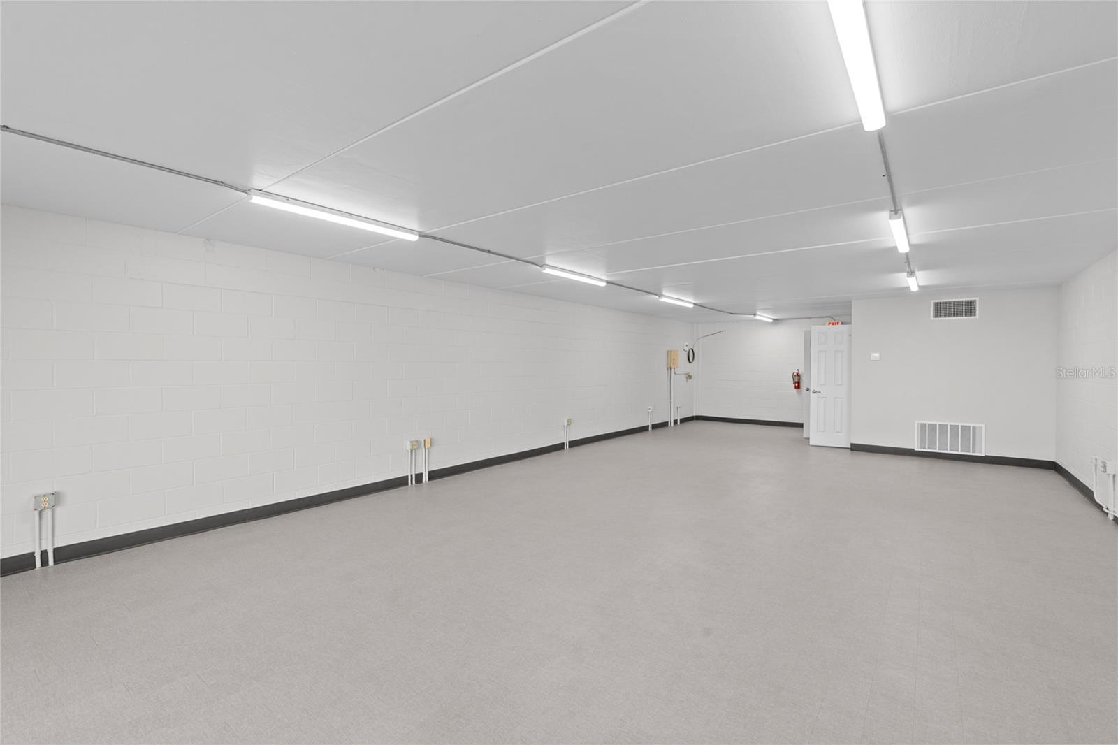 120 Sw Broadway St Property Photo 8
