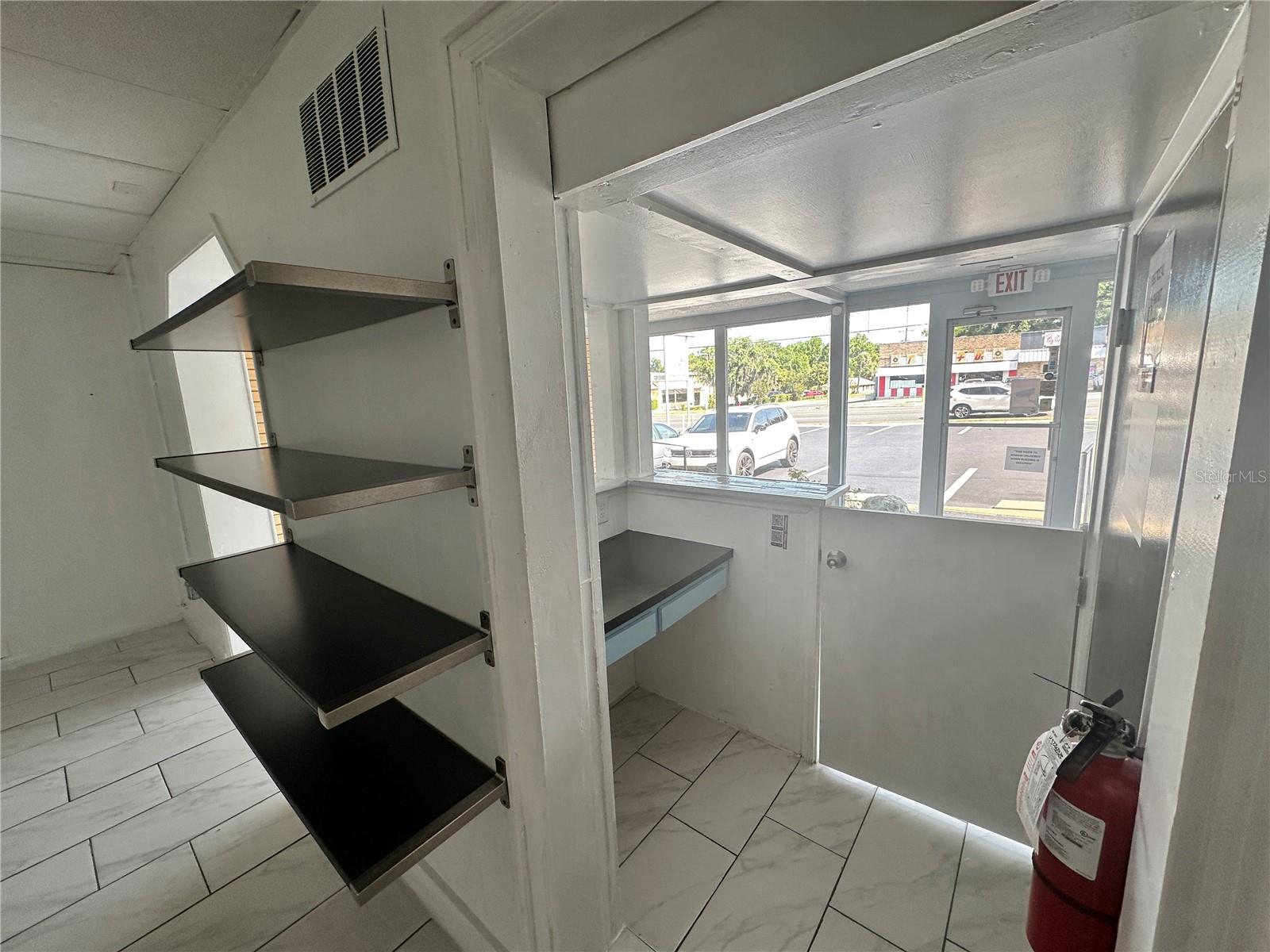 2206 E Silver Springs Blvd Property Photo 4