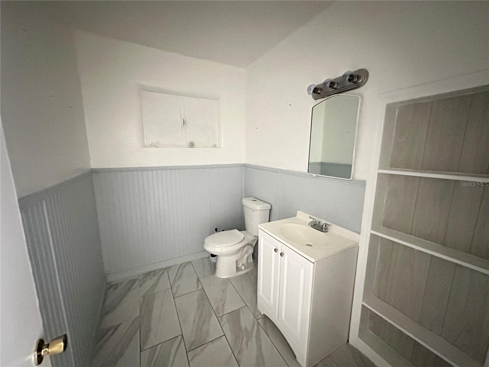 2206 E Silver Springs Blvd Property Photo 5