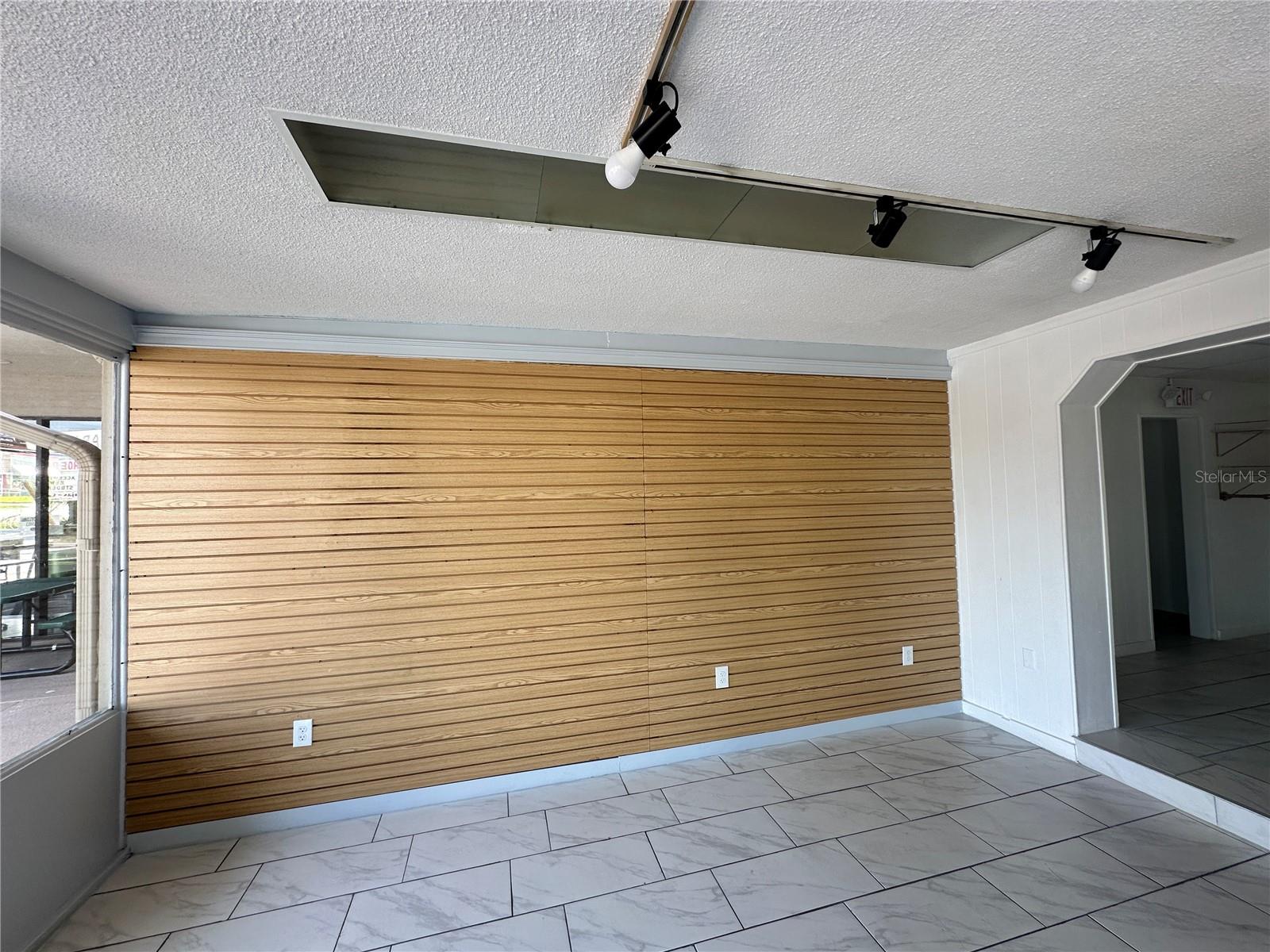 2206 E Silver Springs Blvd Property Photo 9