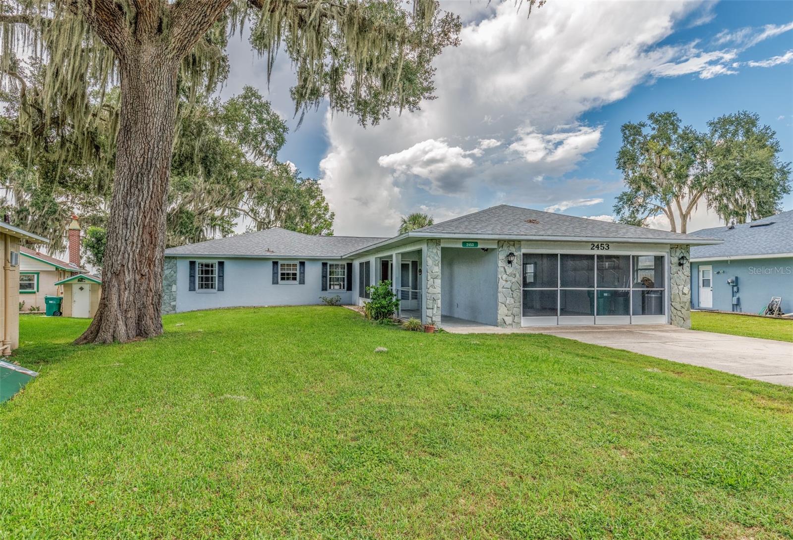 2453 N Lakefront Dr Property Photo 1