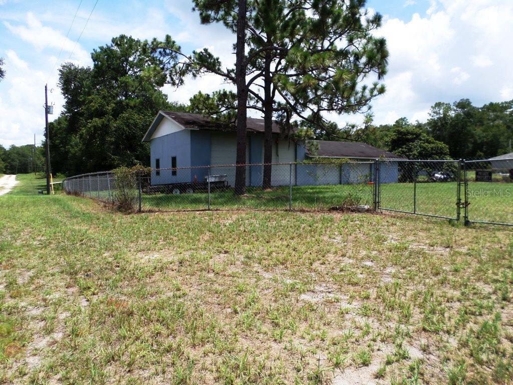 Lot 9 & 10 Sw 21st Place Property Photo 1