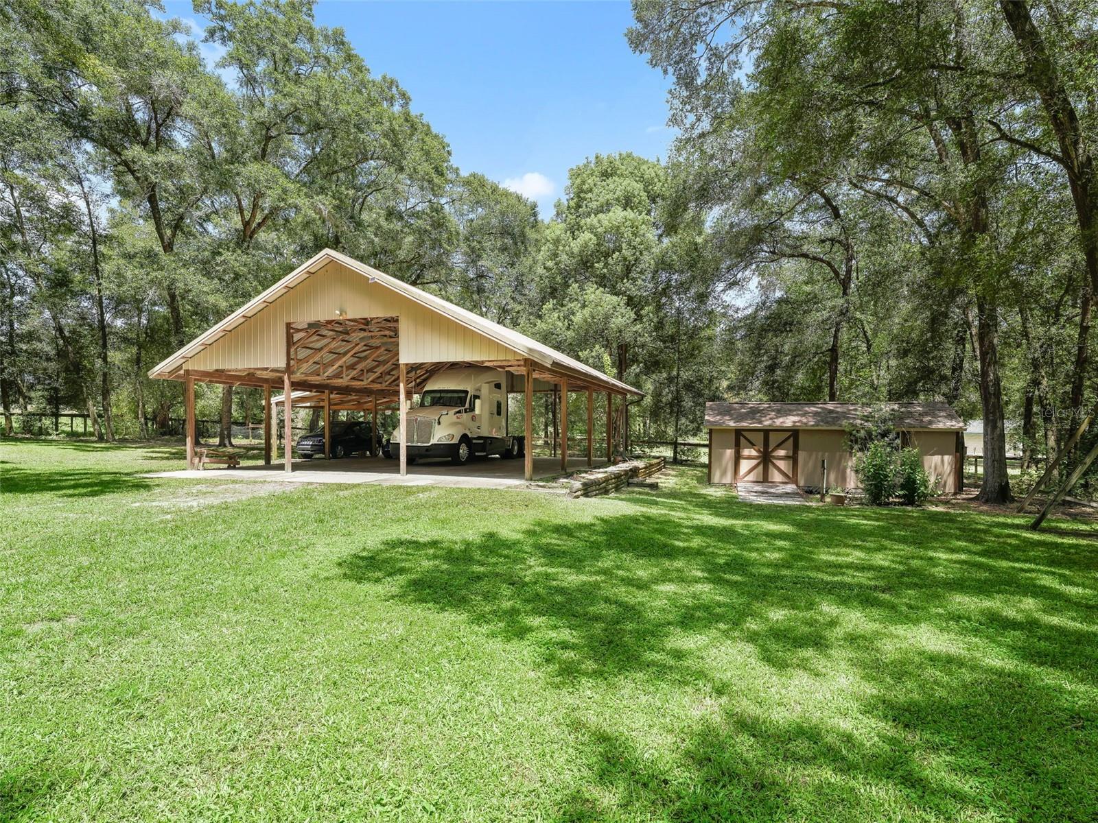 42 Wood Ridge Dr Property Photo 3