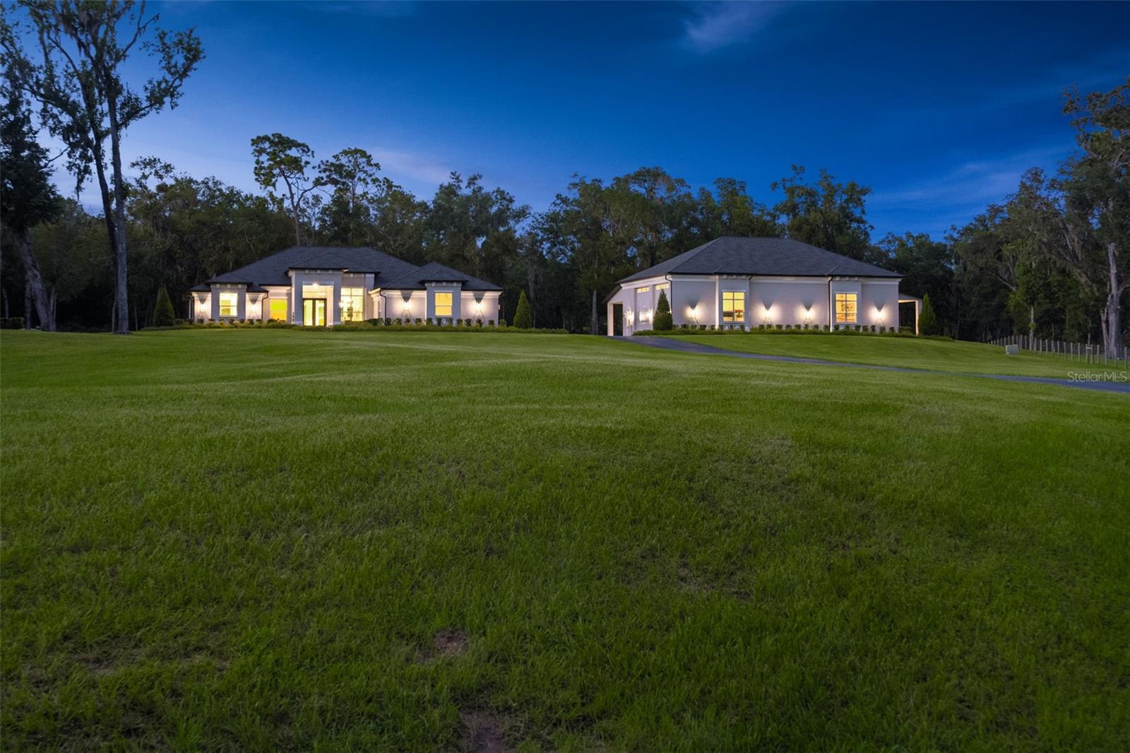 1825 W Oak Valley Ct Property Photo 96