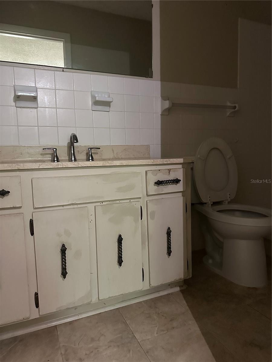 2415 Ne 7th St #2 Property Photo 6