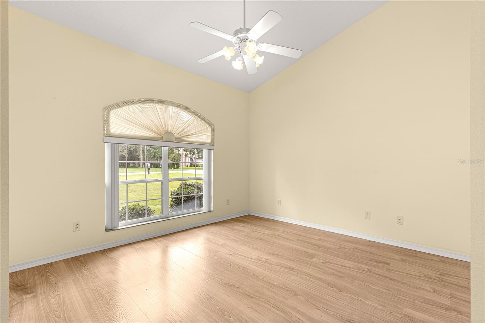 10884 Sw 53rd Cir Property Photo 6