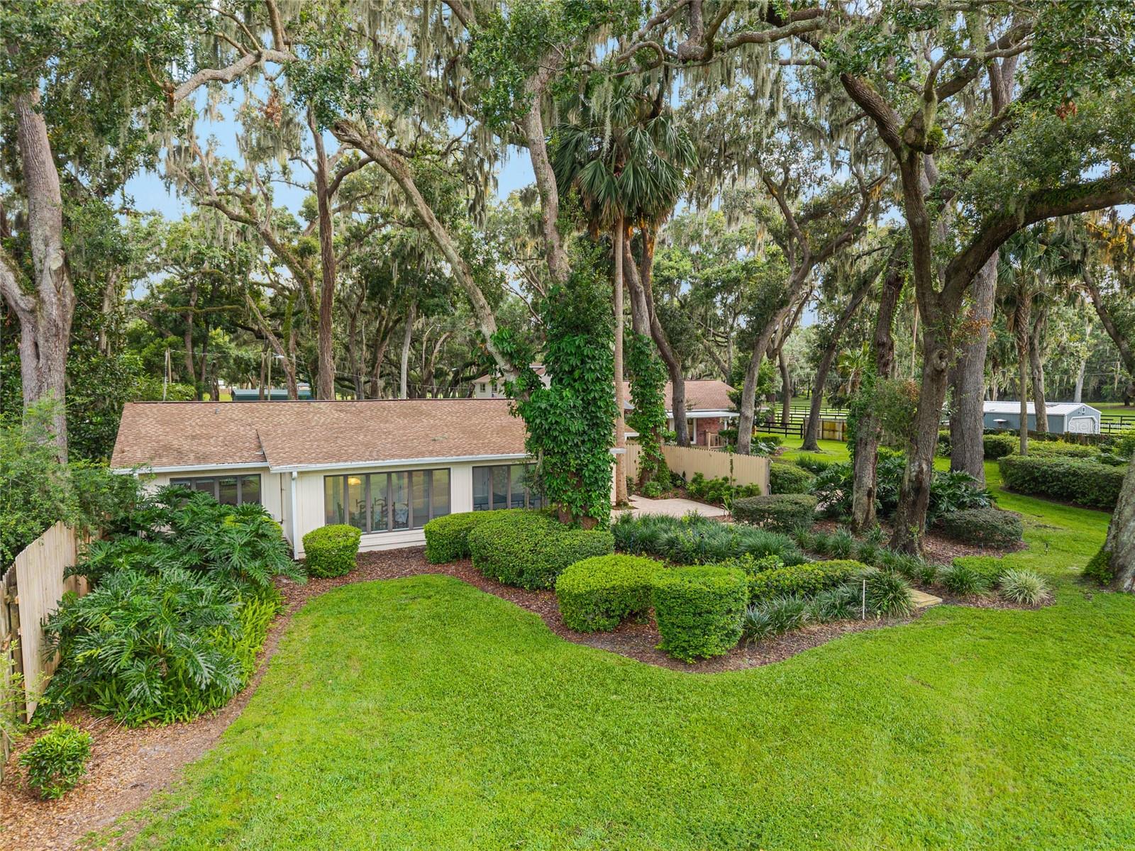 10745 Se Sunset Harbor Rd Property Photo 4