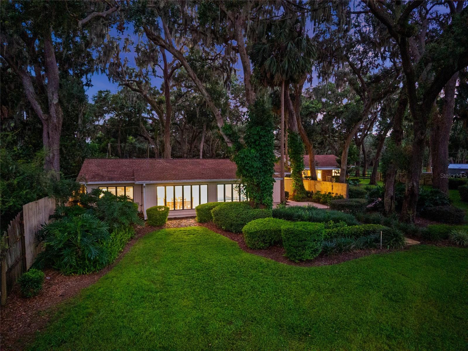 10745 Se Sunset Harbor Rd Property Photo 5