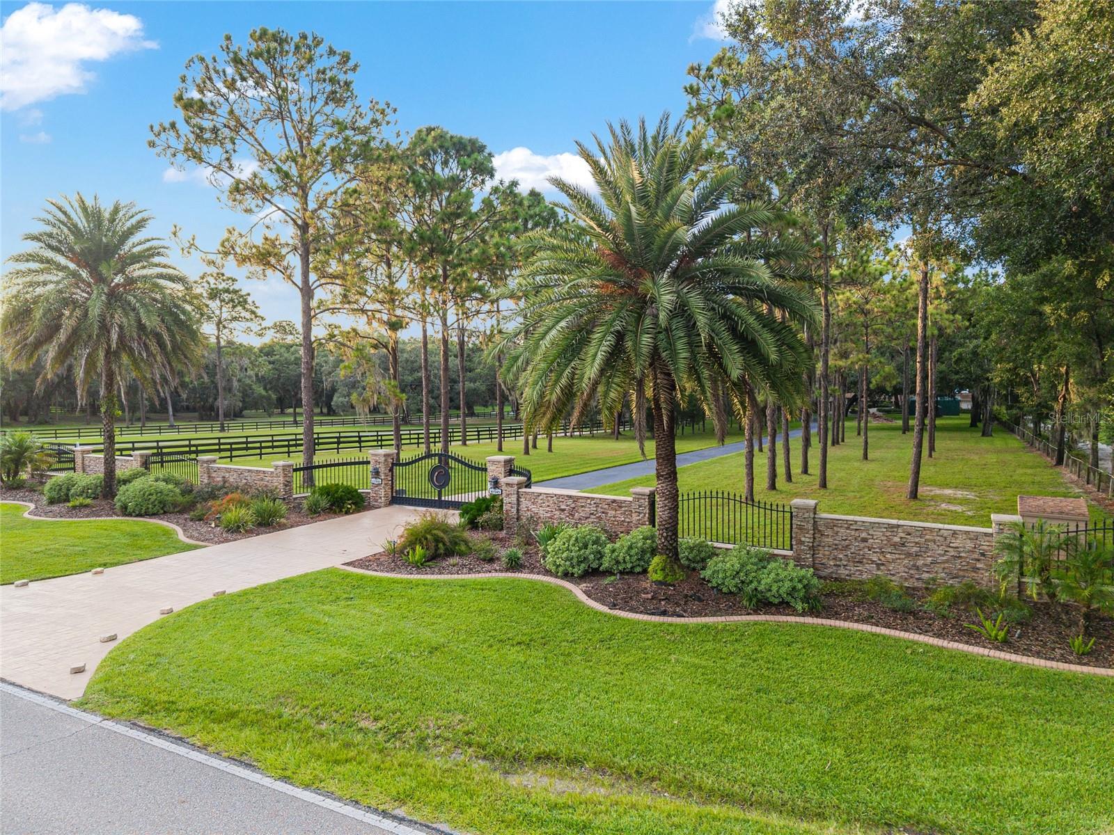 10745 Se Sunset Harbor Rd Property Photo 10