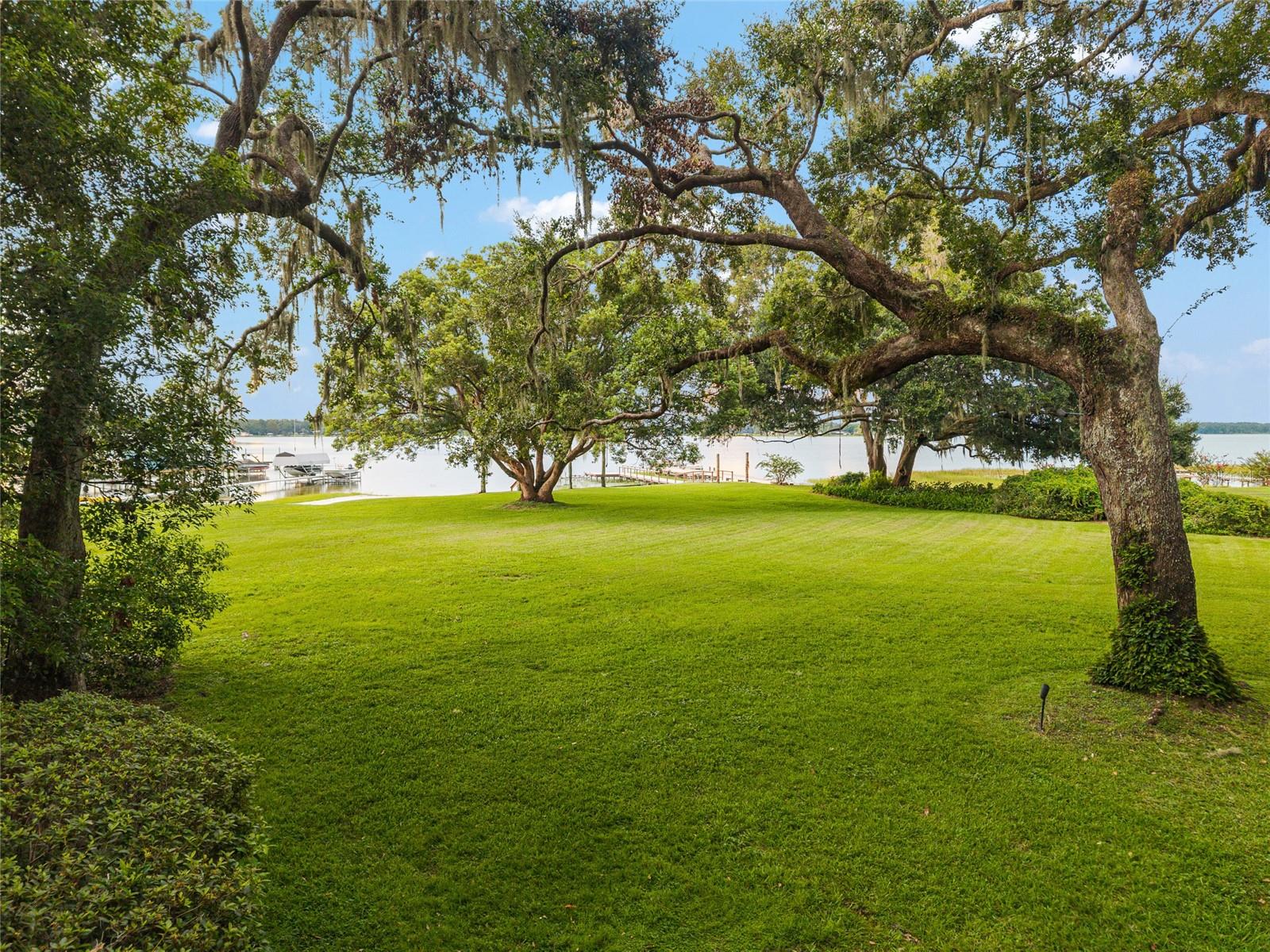 10745 Se Sunset Harbor Rd Property Photo 13