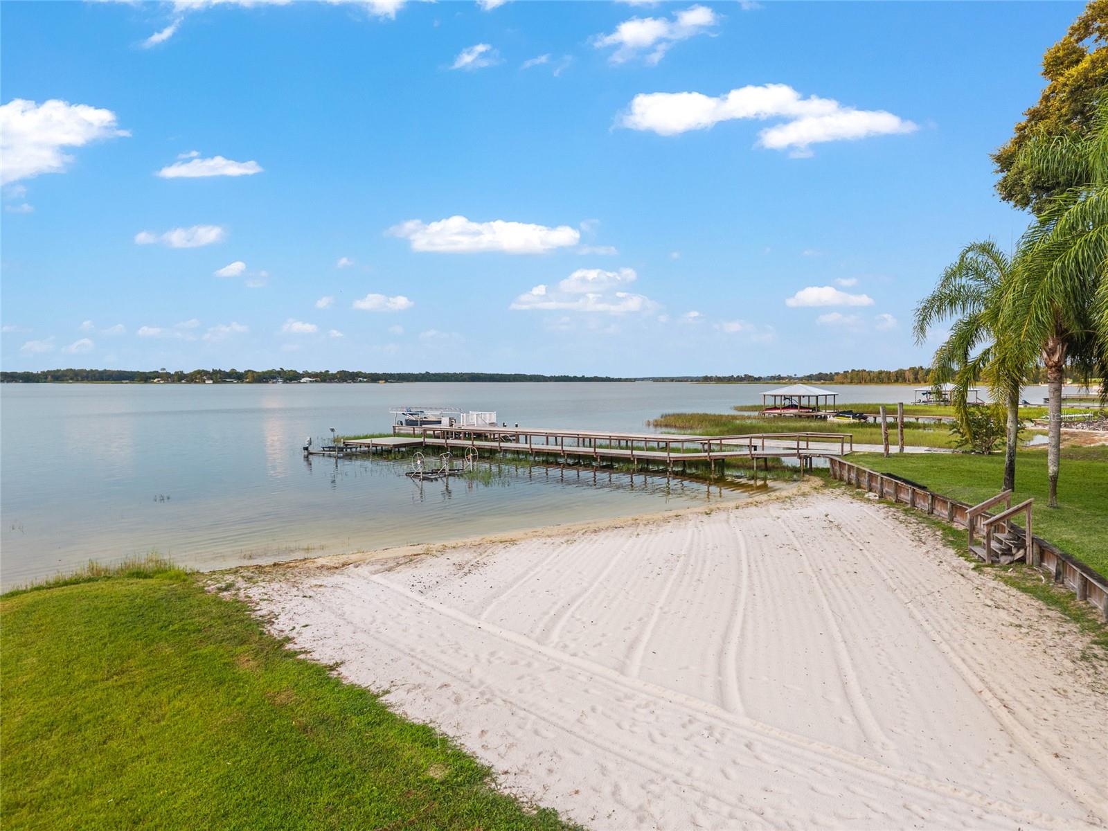 10745 Se Sunset Harbor Rd Property Photo 15