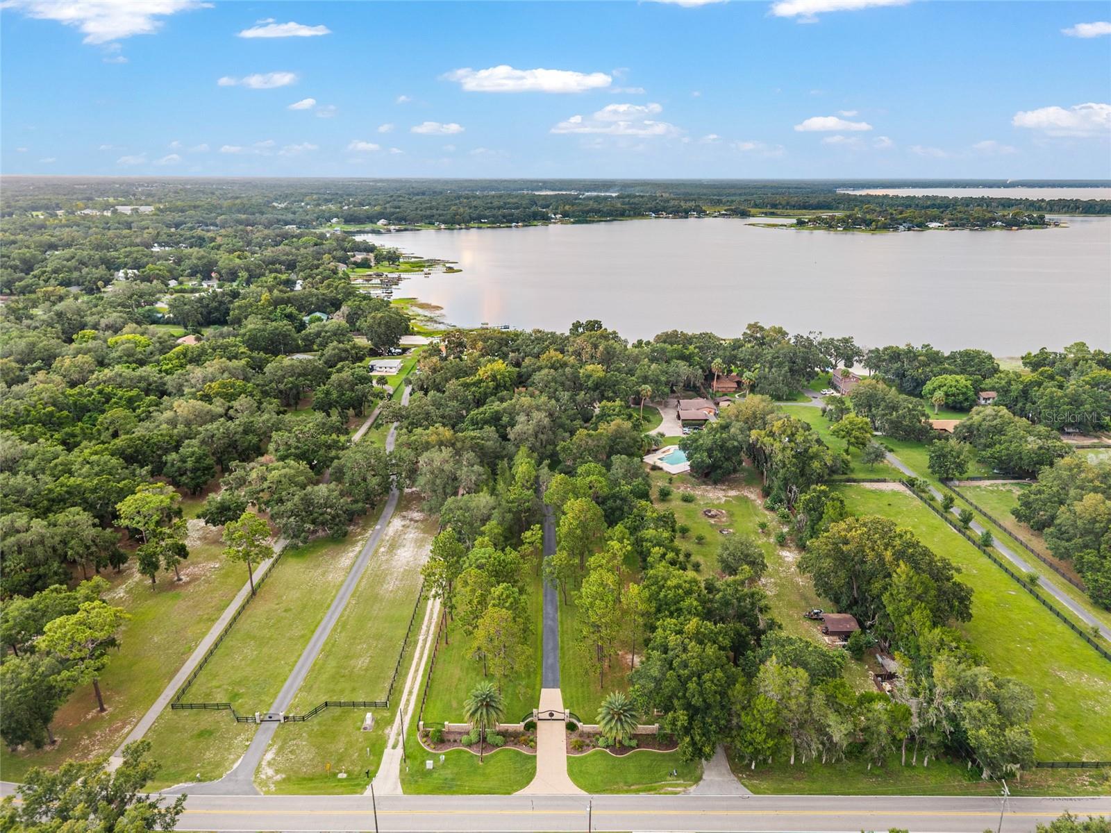 10745 Se Sunset Harbor Rd Property Photo 65