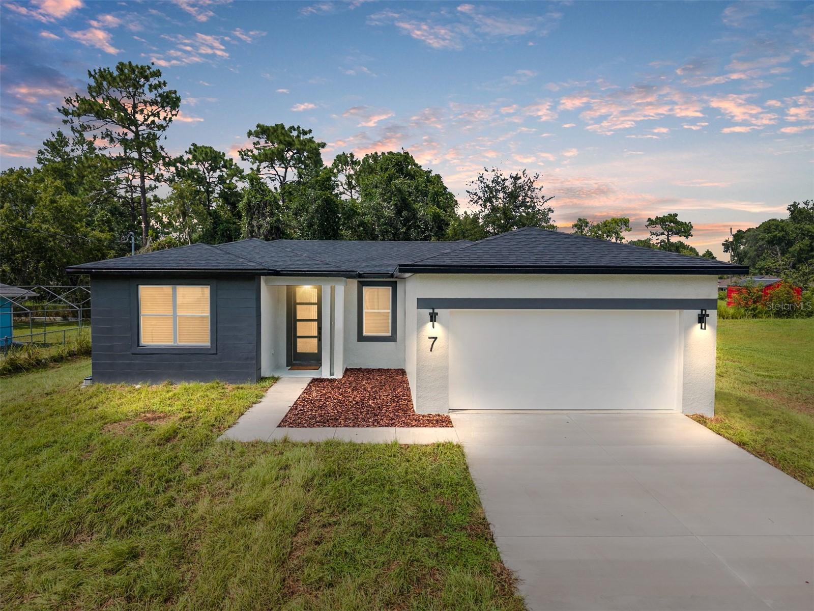 7 OAK TRL Property Photo 1
