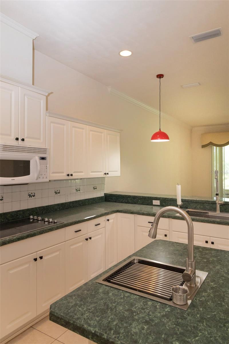 OM707996 Property Photo 12