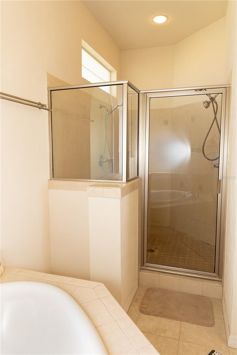 OM707996 Property Photo 23