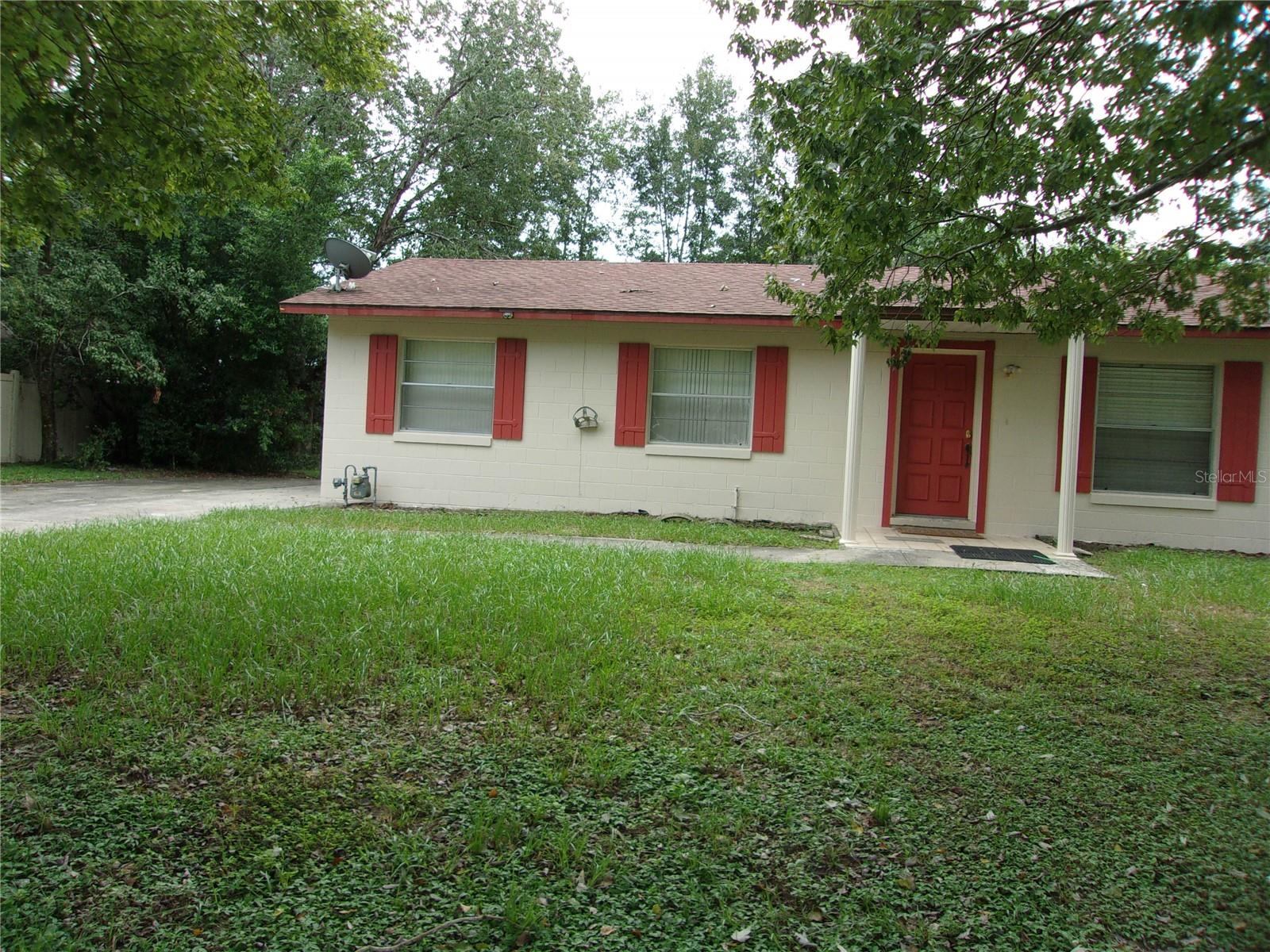 5700 Ne 6th Pl Property Photo 2