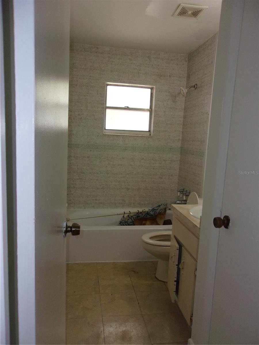 5700 Ne 6th Pl Property Photo 21