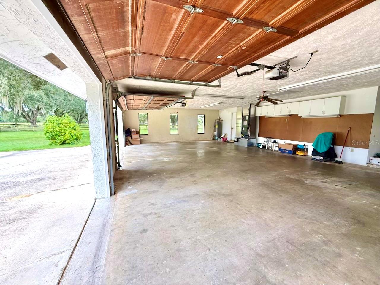 553 Ne 205th Ave Property Photo 33