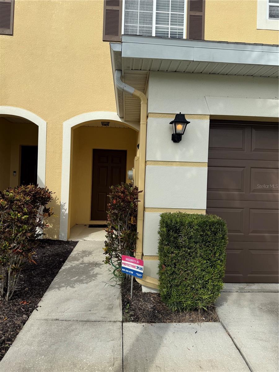 20460 Needletree Dr Property Photo 2