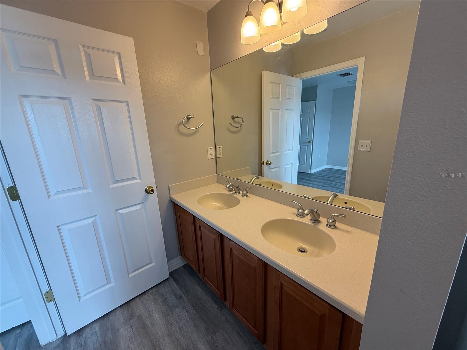 20460 Needletree Dr Property Photo 28