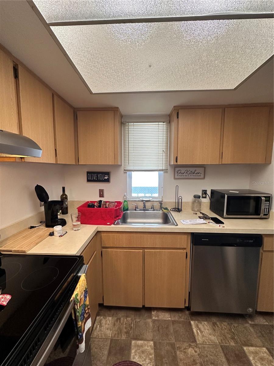 584 Fairways Ln #f202 Property Photo 10