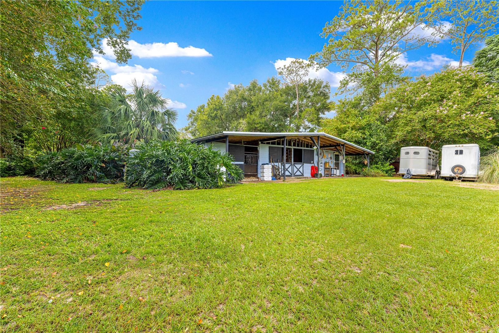 8221 Se 126th Pl Property Photo 3