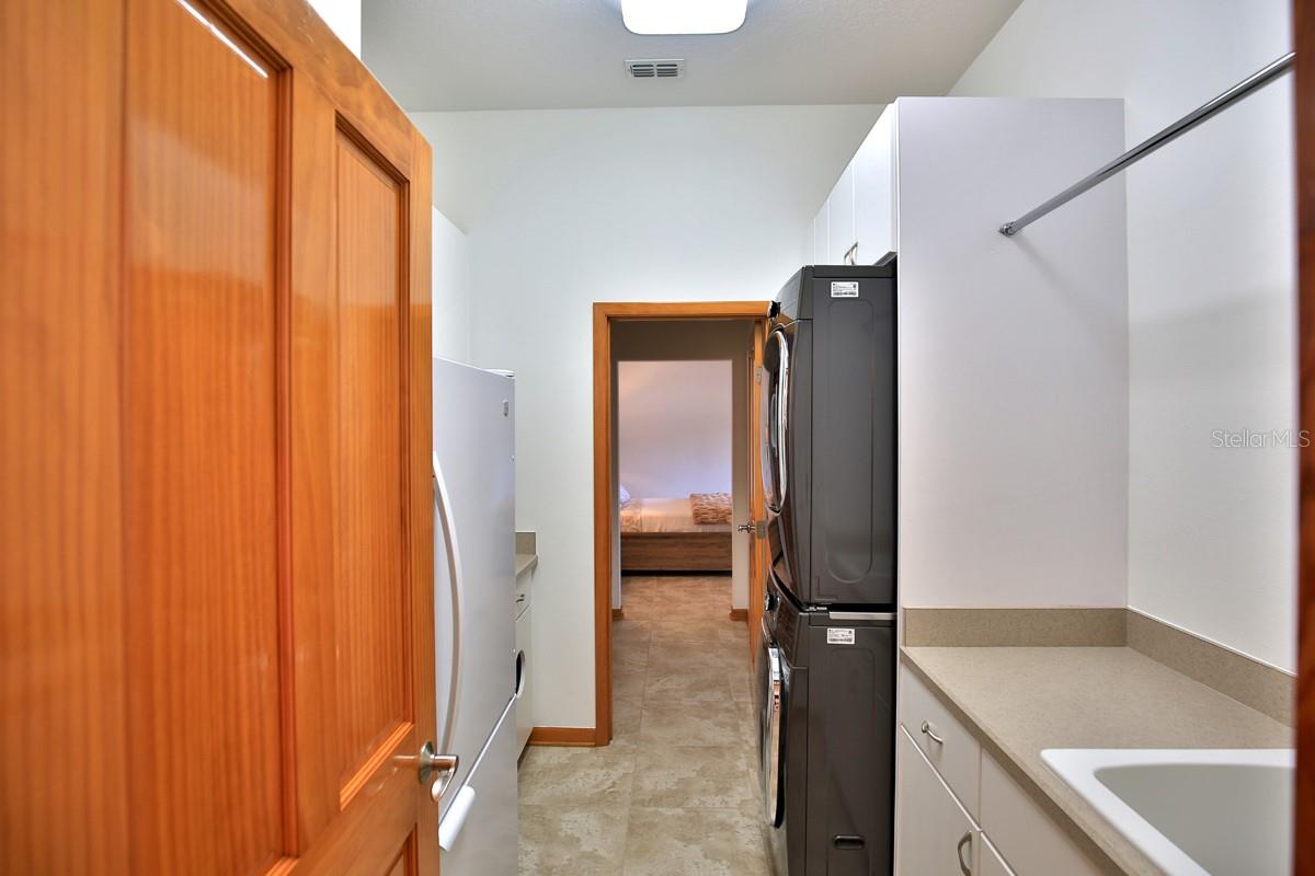 11035 Se Sunset Harbor Rd Property Photo 26