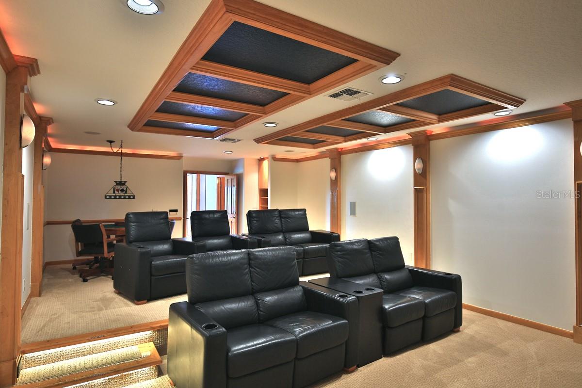 11035 Se Sunset Harbor Rd Property Photo 46